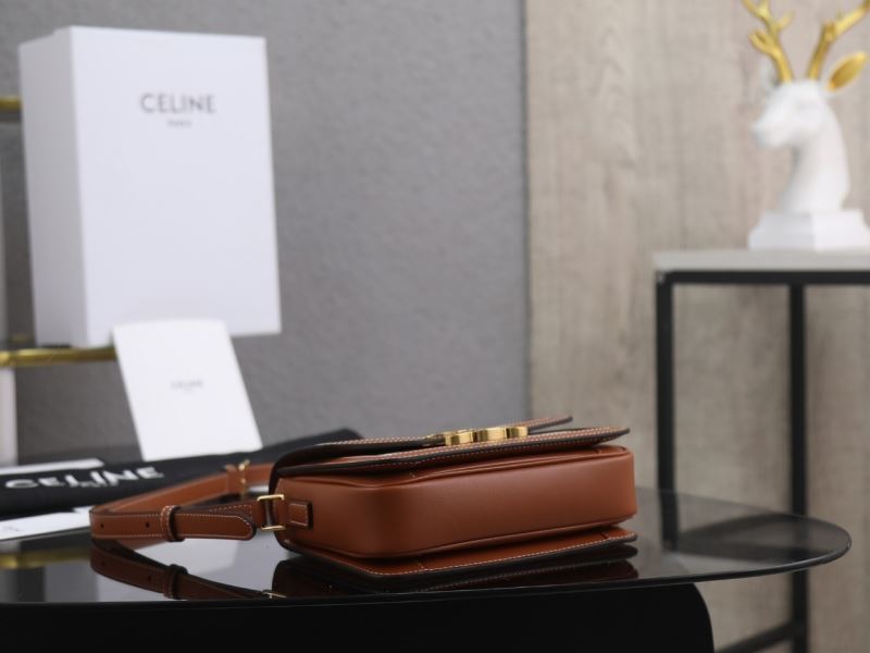 Ce1i*e triomphe bags